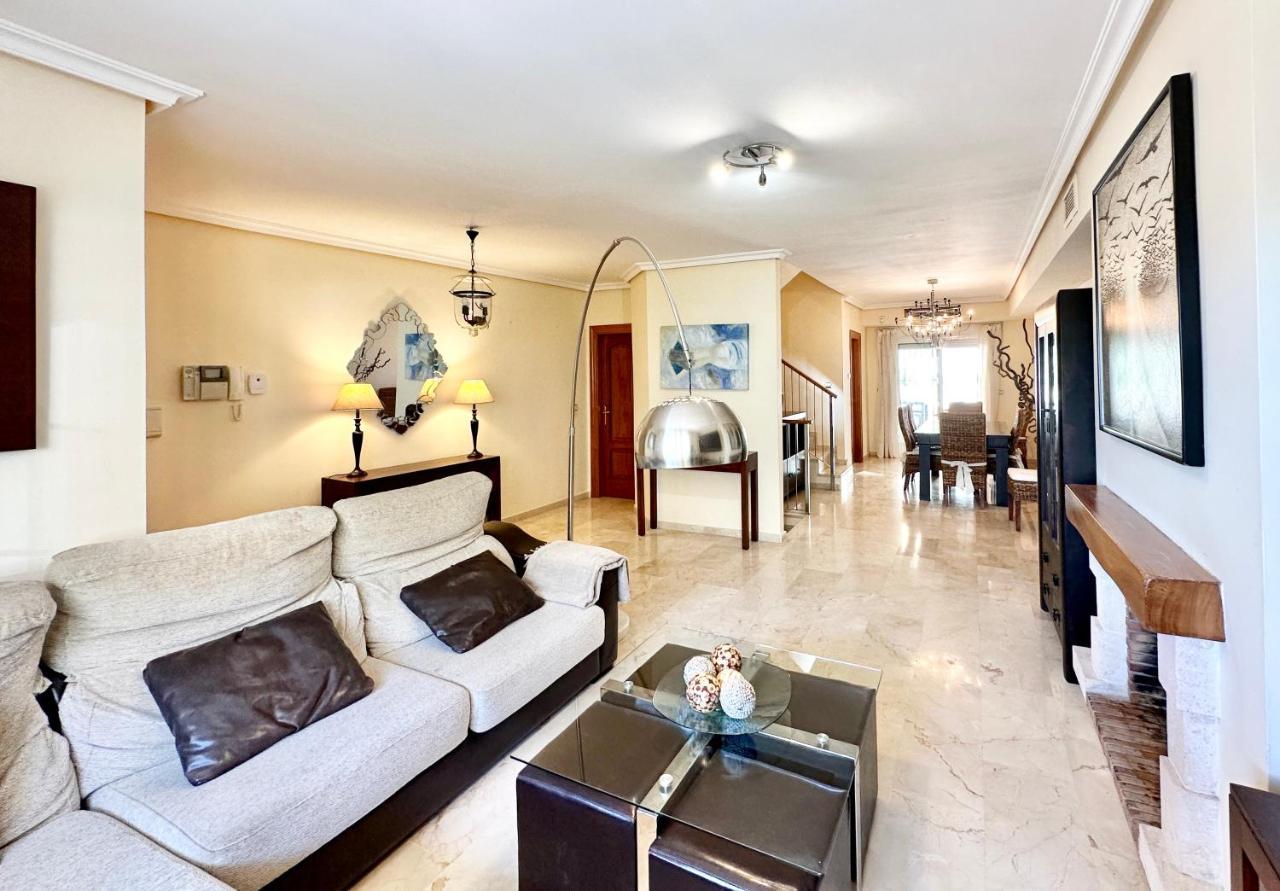El Arenal Townhouse By The Beach With Swimming Pool - Eaw Homes Marbella Buitenkant foto