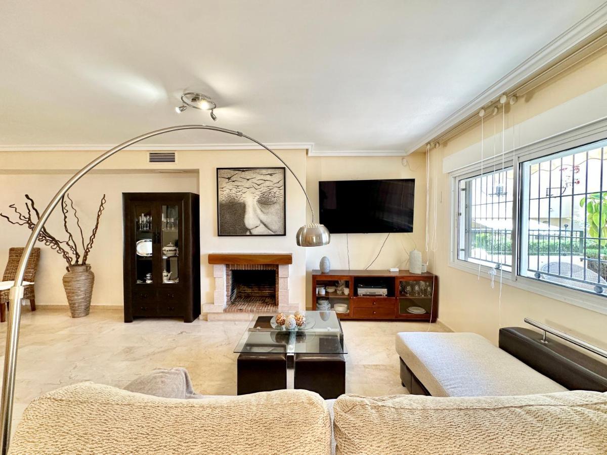 El Arenal Townhouse By The Beach With Swimming Pool - Eaw Homes Marbella Buitenkant foto